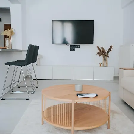 Luxury And Spacius Apartment